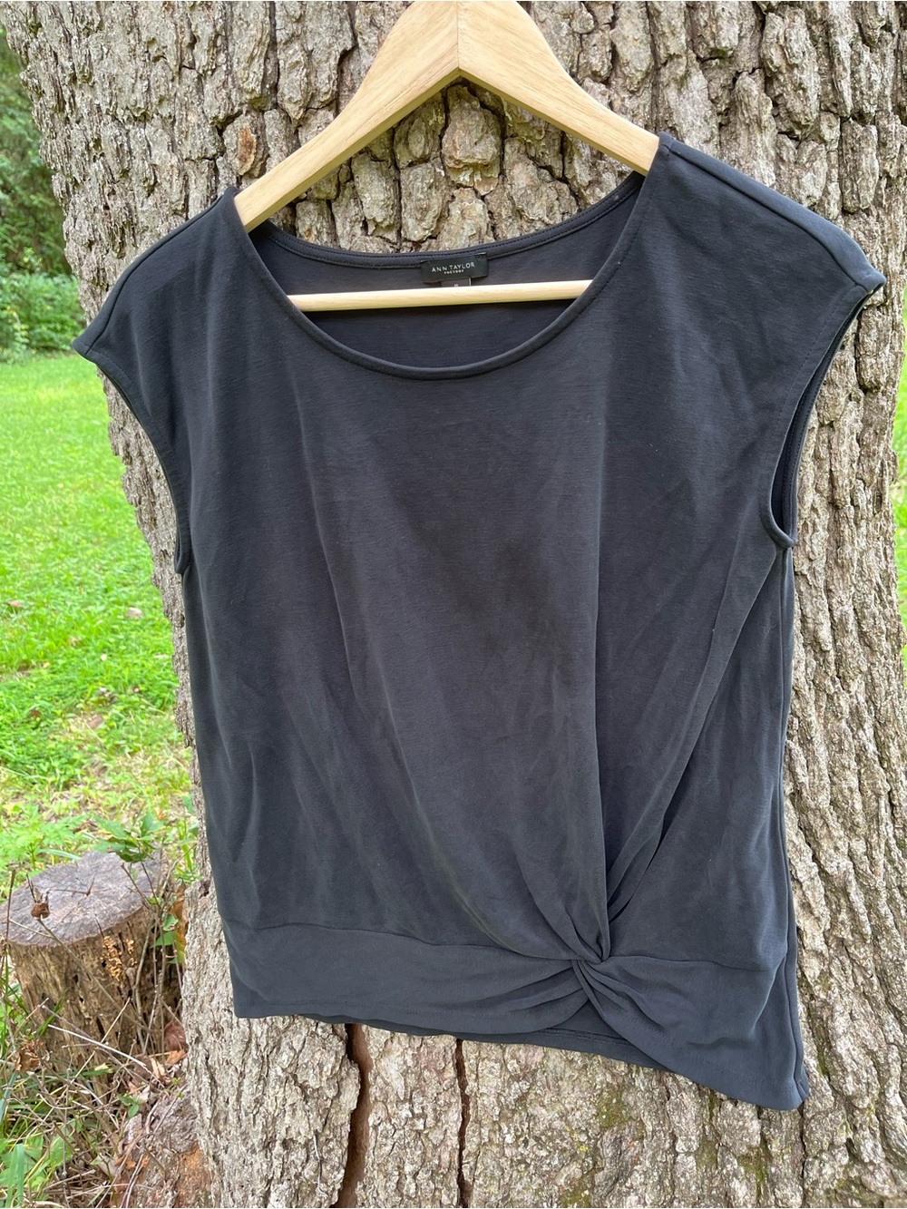 ⭐️Ann Taylor Factory Sleeveless Blouse in size M